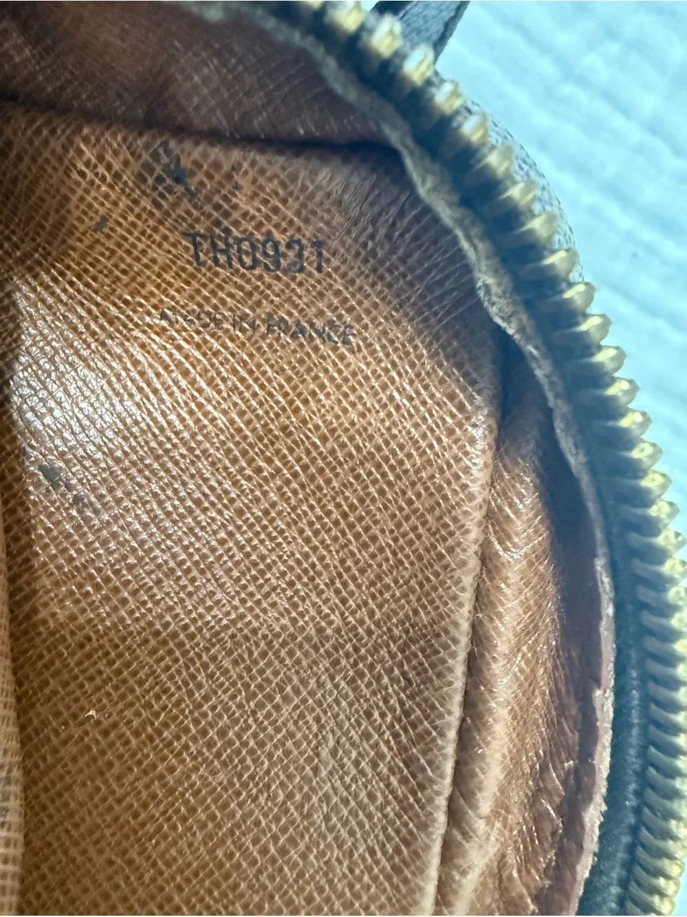 Louis Vuitton Amazon Monogram Crossbody Bag - Picture 4 of 11